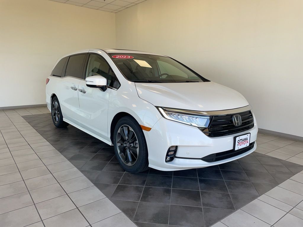 2023 Honda Odyssey Elite's photo