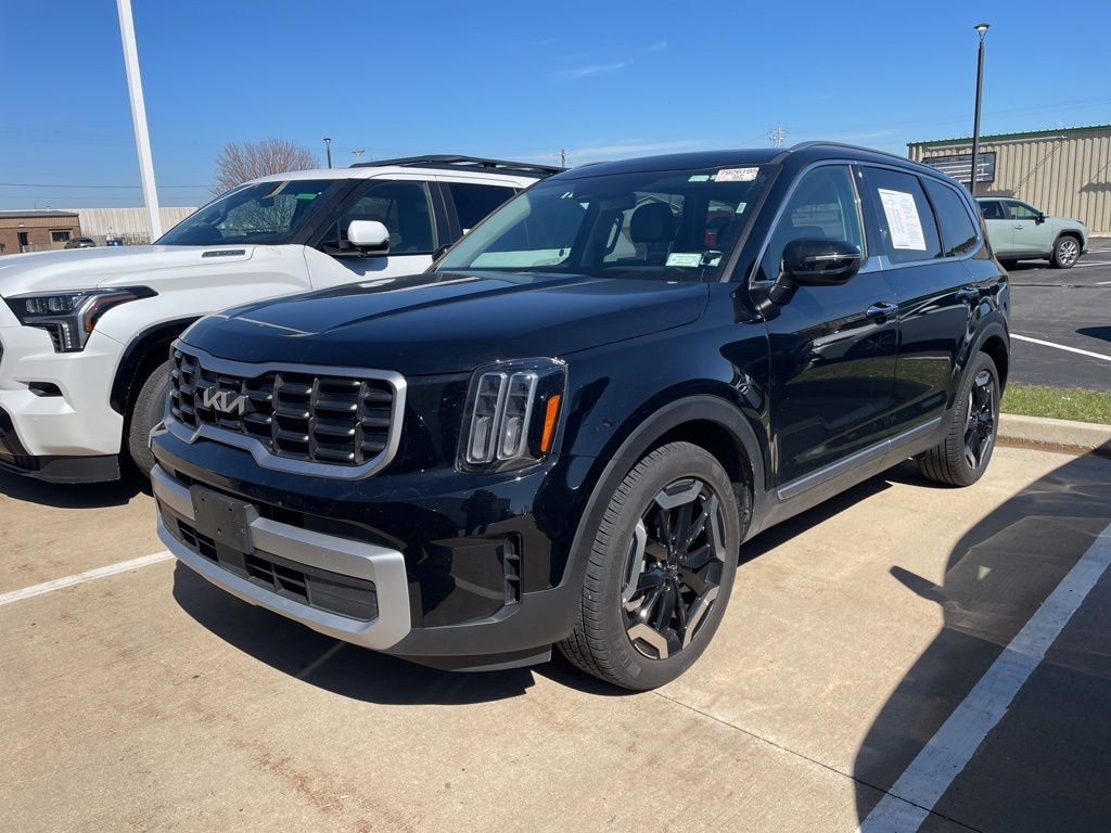 Used 2025 Kia Telluride S SUV