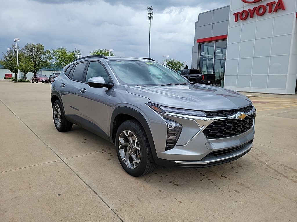 2025 Chevrolet Trax LT's photo