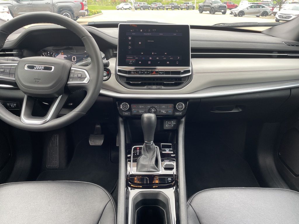 2025 Jeep Compass Limited - Photo 11