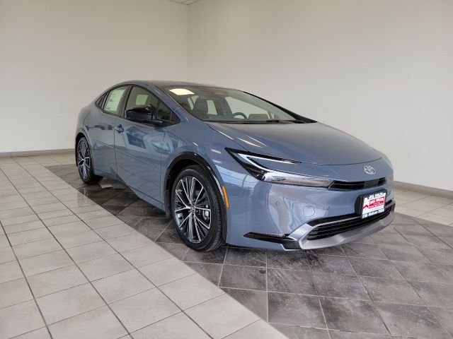 2026 Toyota Prius XLE's photo