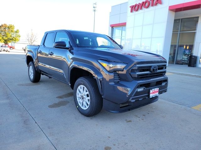 2025 Toyota Tacoma SR5's photo