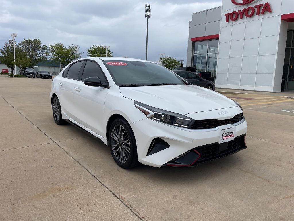 2024 Kia Forte GT-Line AT's photo