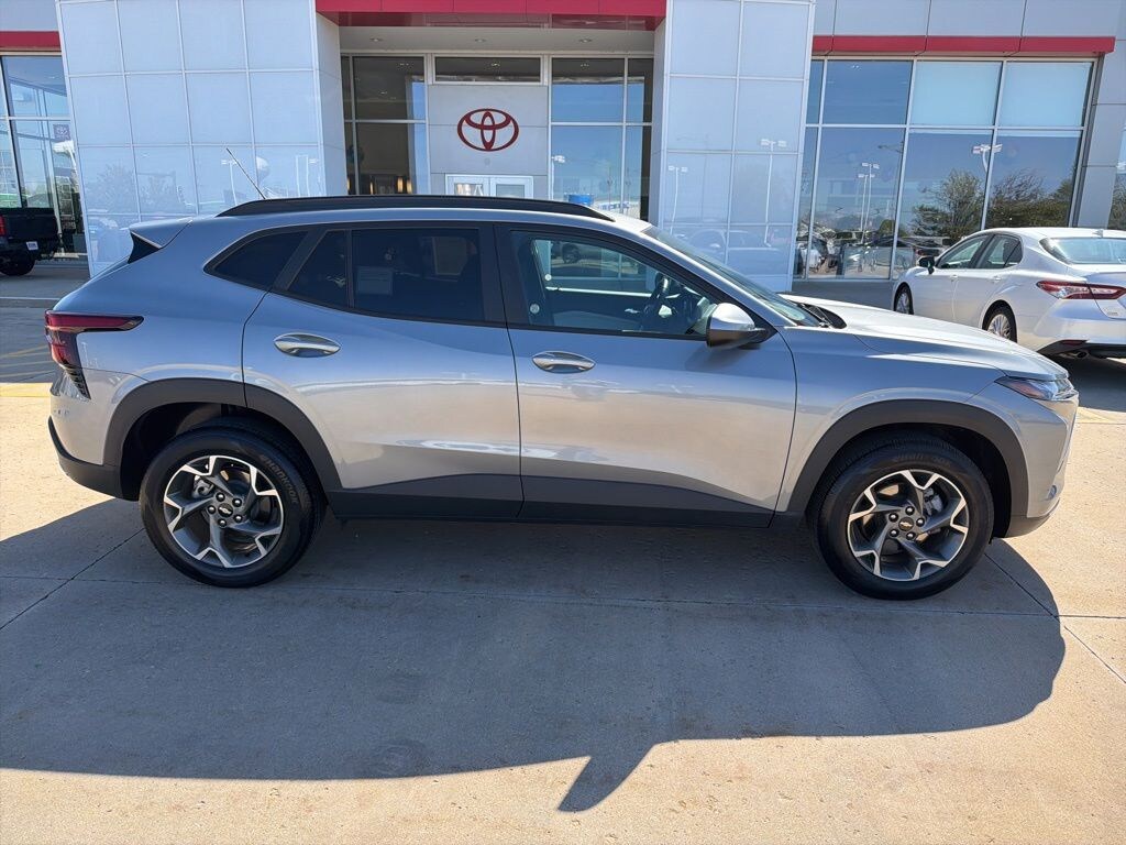 Used 2025 Chevrolet Trax LT SUV