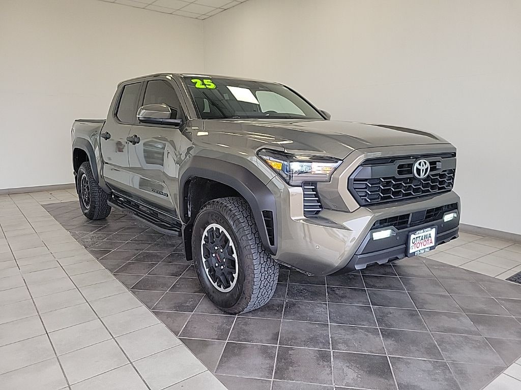 Used 2025 Toyota Tacoma Truck Double Cab