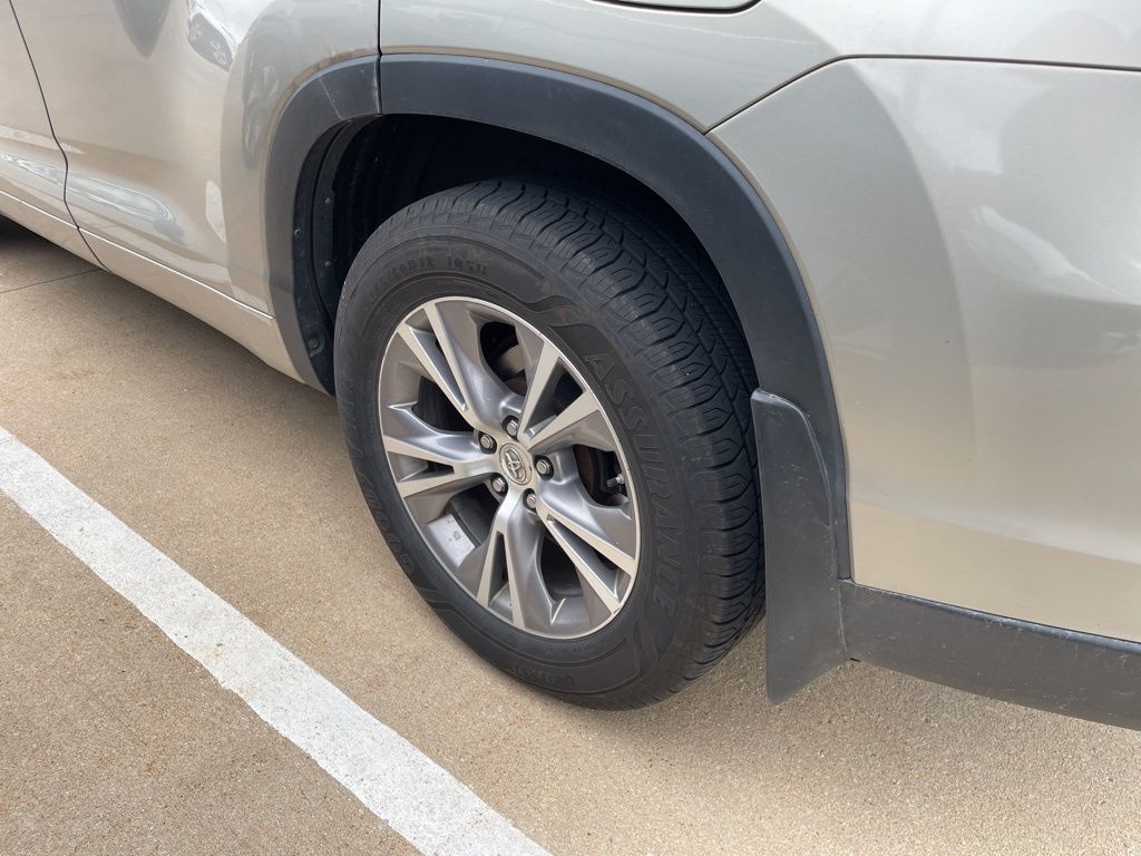 Used 2015 Toyota Highlander XLE V6 SUV