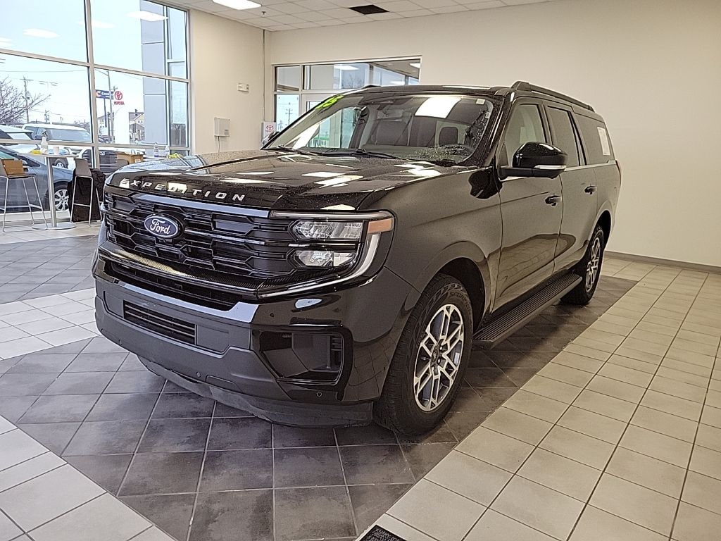Used 2025 Ford Expedition Max Active SUV