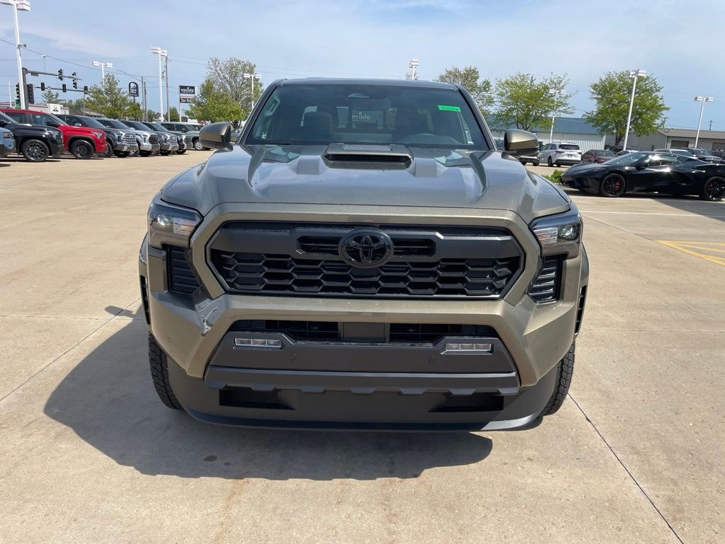 New 2026 Toyota Tacoma i-FORCE MAX TRD Sport 4X4 DOUBLE CAB HV