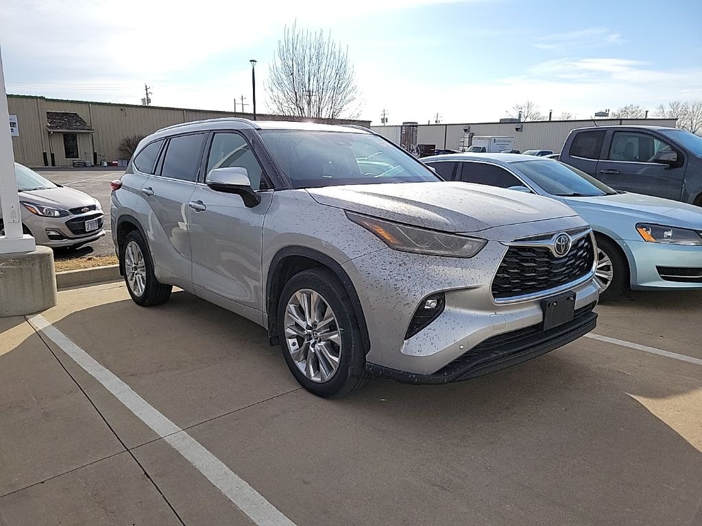 Used 2021 Toyota Highlander Limited SUV
