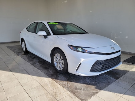 2025 Toyota Camry SE Sedan