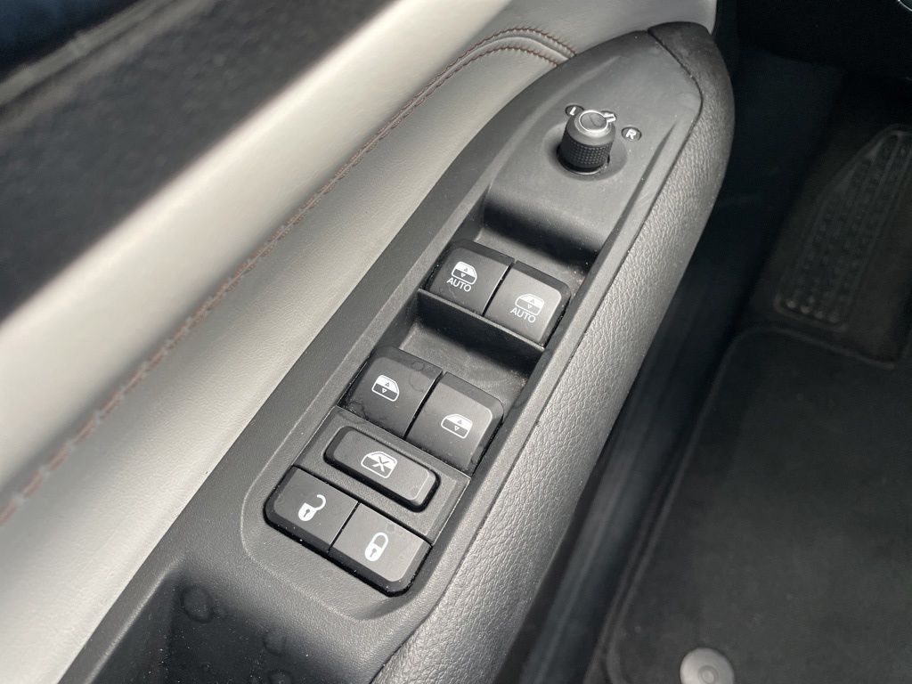 2025 Jeep Compass Limited - Photo 23