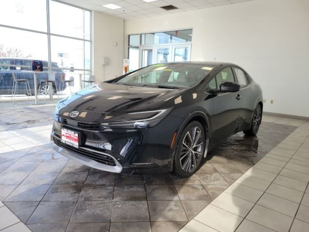 Used 2023 Toyota Prius XLE Hatchback