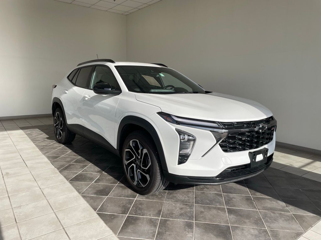 2024 Chevrolet Trax RS's photo