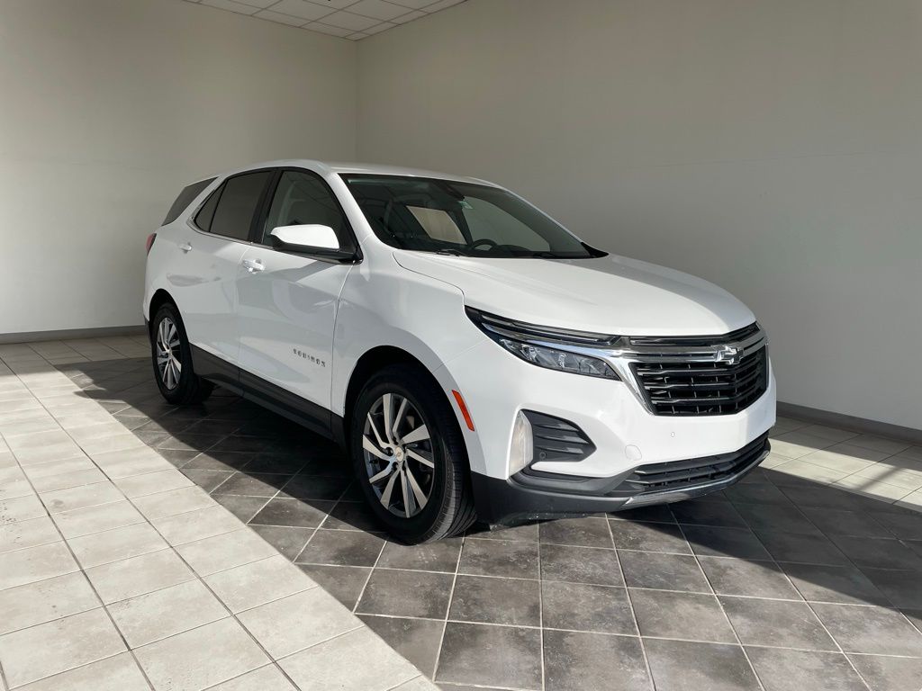 2023 Chevrolet Equinox LT's photo