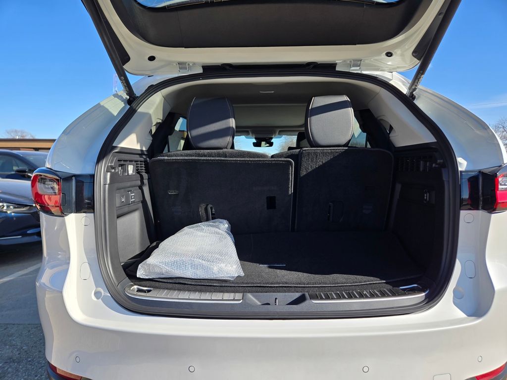 2026 Mazda CX-90 Premium Package - Photo 28