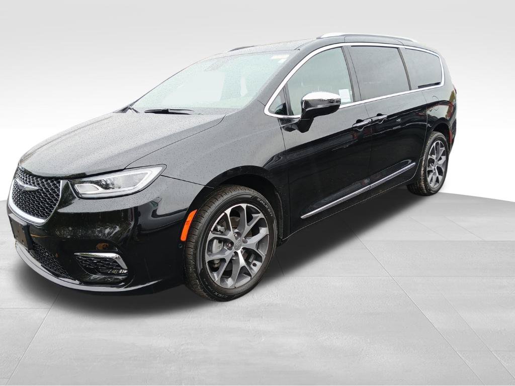 Used 2021 Chrysler Pacifica Limited Van Passenger Van