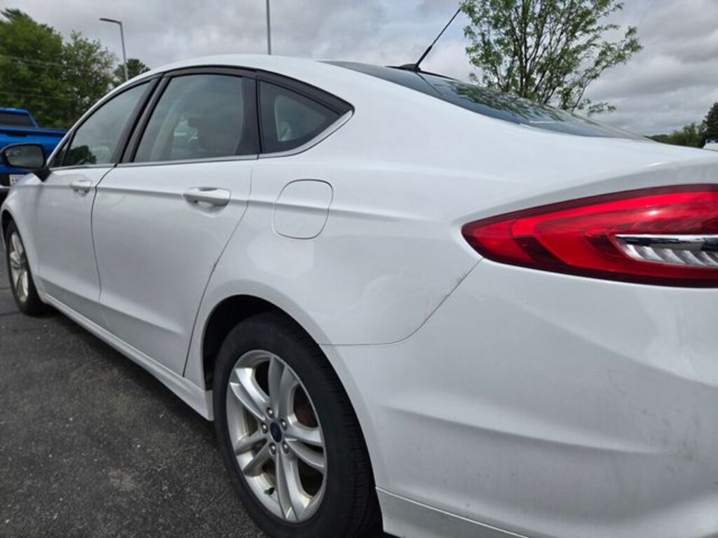 Used 2018 Ford Fusion SE Sedan