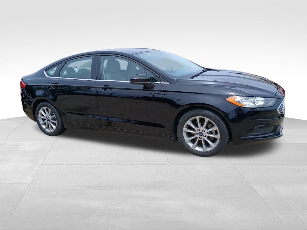 2017 Ford Fusion SE FWD's photo