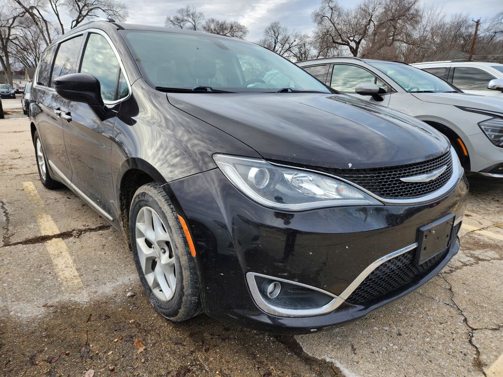 2018 Chrysler Pacifica Touring-L Plus's photo