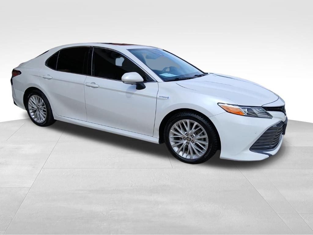 2020 Toyota Camry 2.5 Auto XLE Hybrid's photo