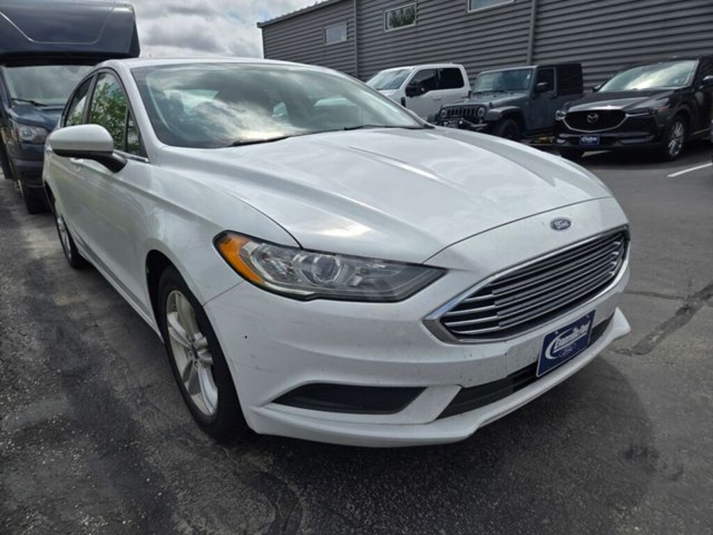 Used 2018 Ford Fusion SE Sedan