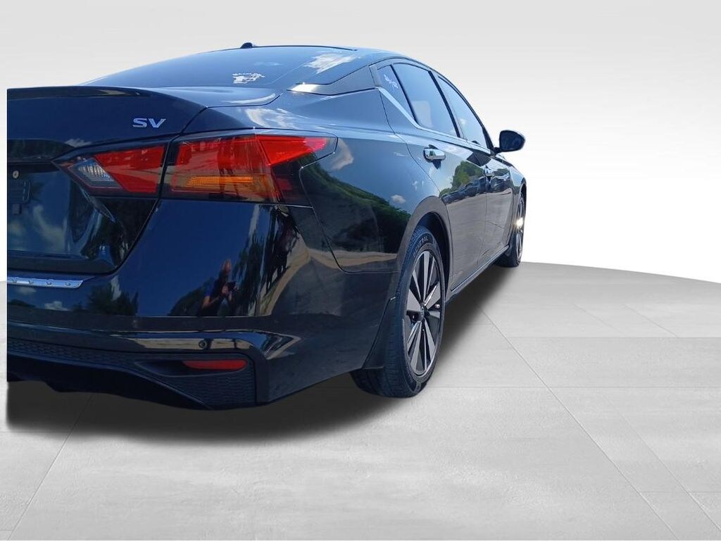 Used 2022 Nissan Altima 2.5 SV Sedan