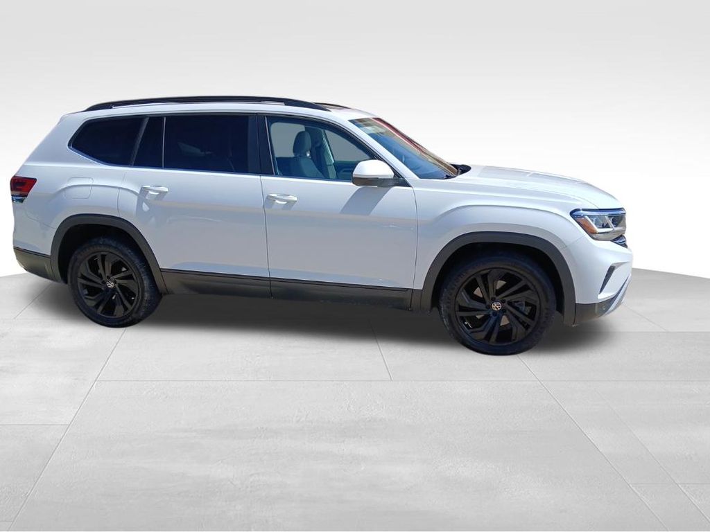 2022 Volkswagen Atlas 3.6L SE w/Tech 4MOTION's photo