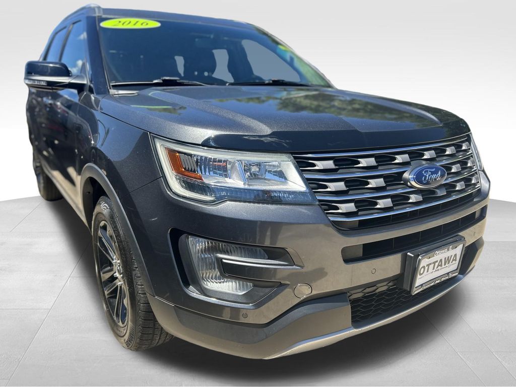 2016 Ford Explorer XLT 4WD's photo