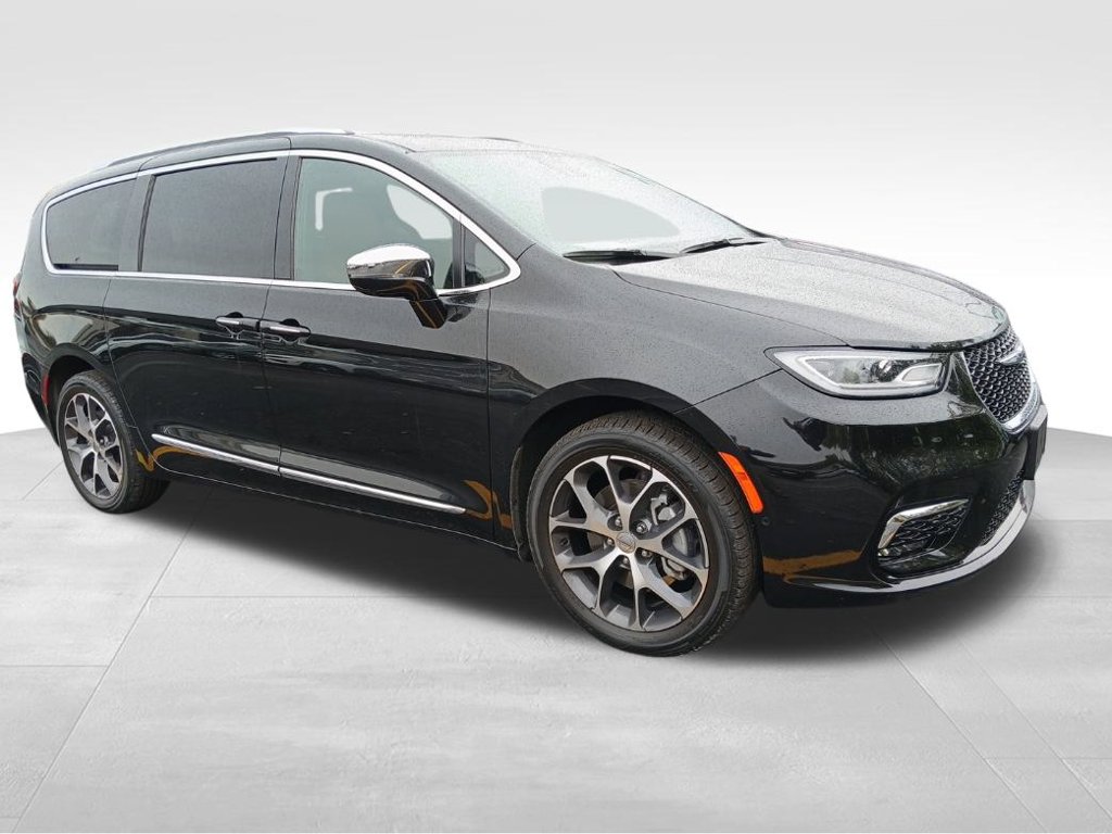 Used 2021 Chrysler Pacifica Limited Van Passenger Van