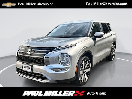 2025 Mitsubishi Outlander SE SUV