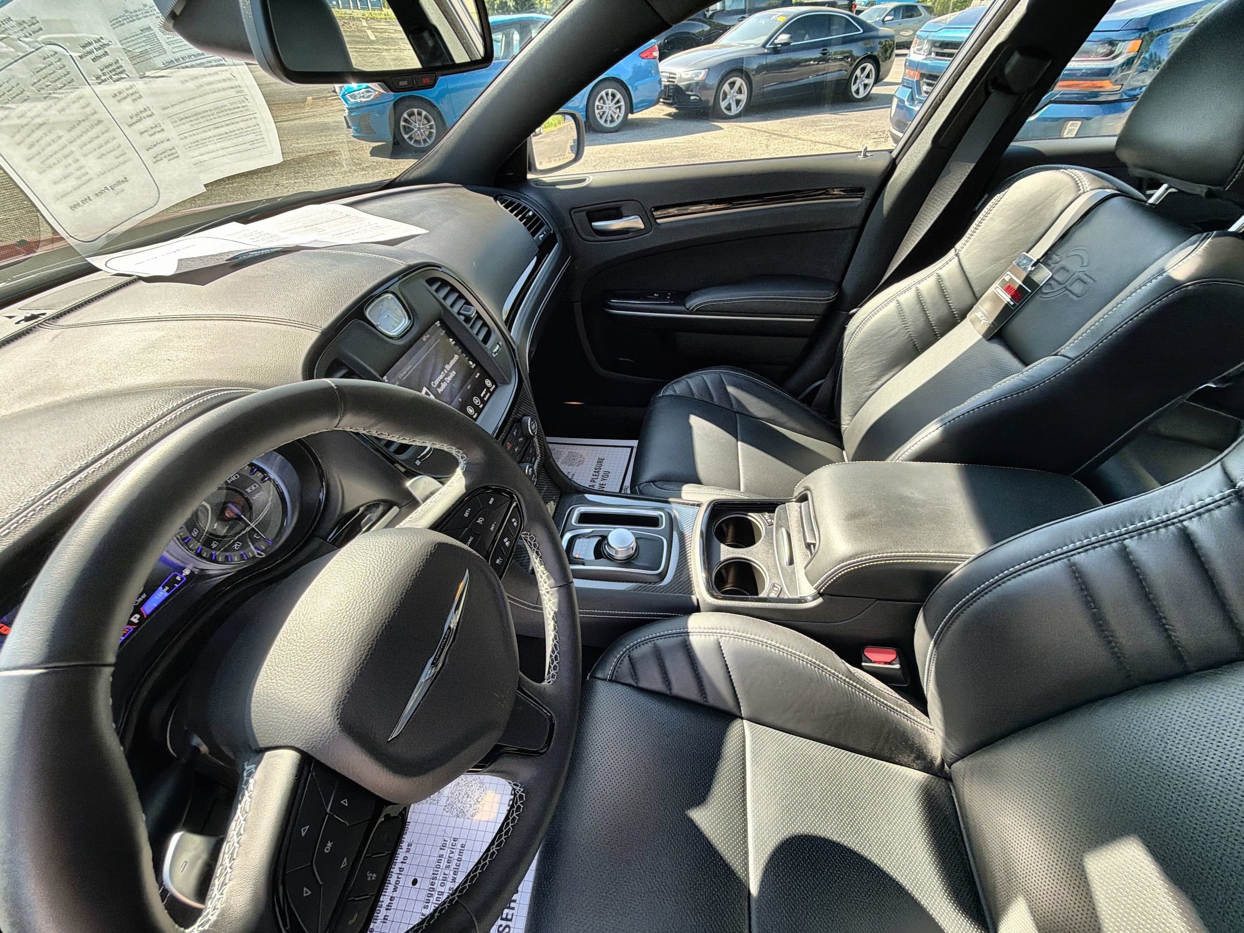 2023 Chrysler 300 C - Photo 36