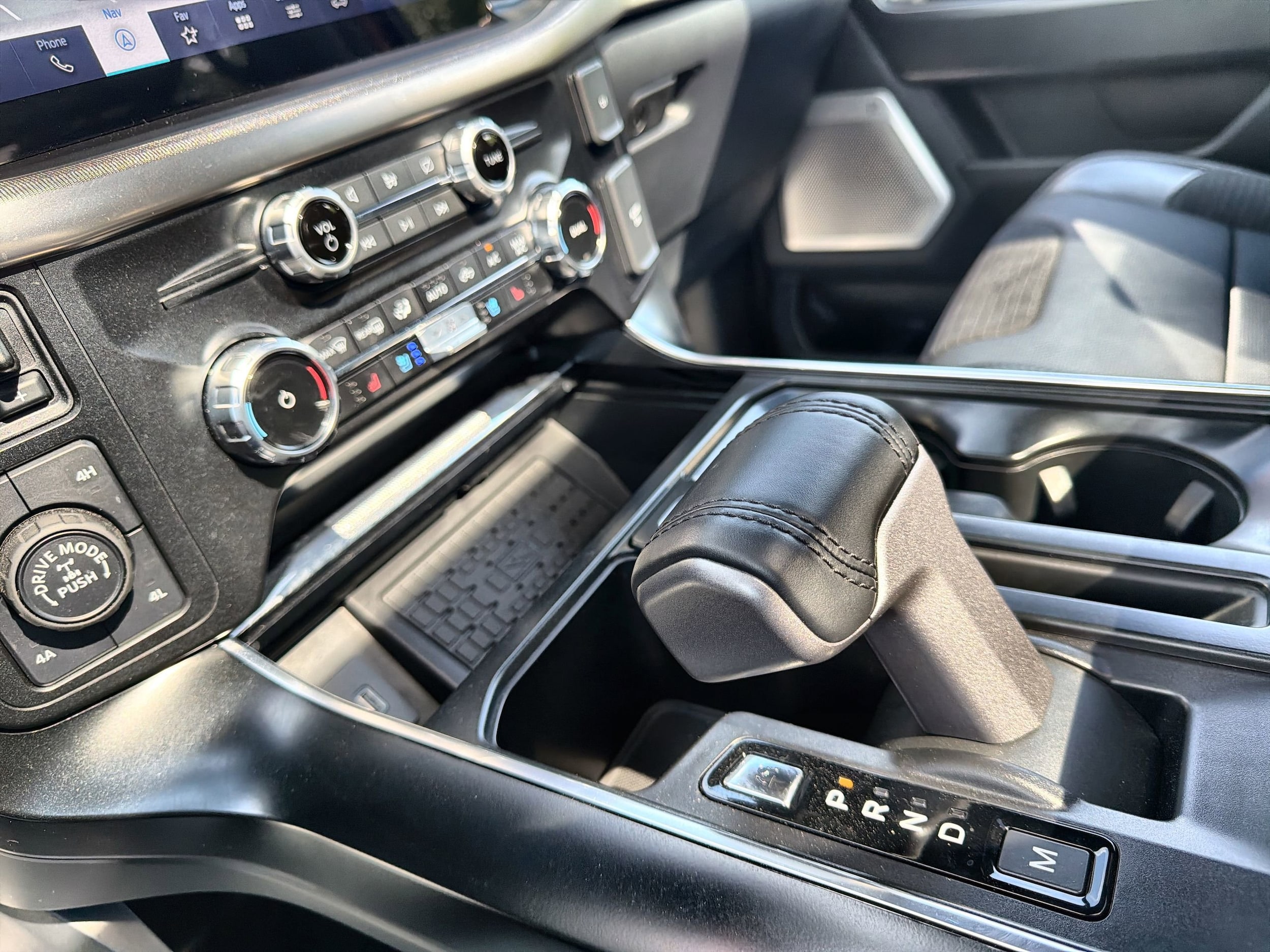 2023 Ford F-150 Raptor - Photo 16