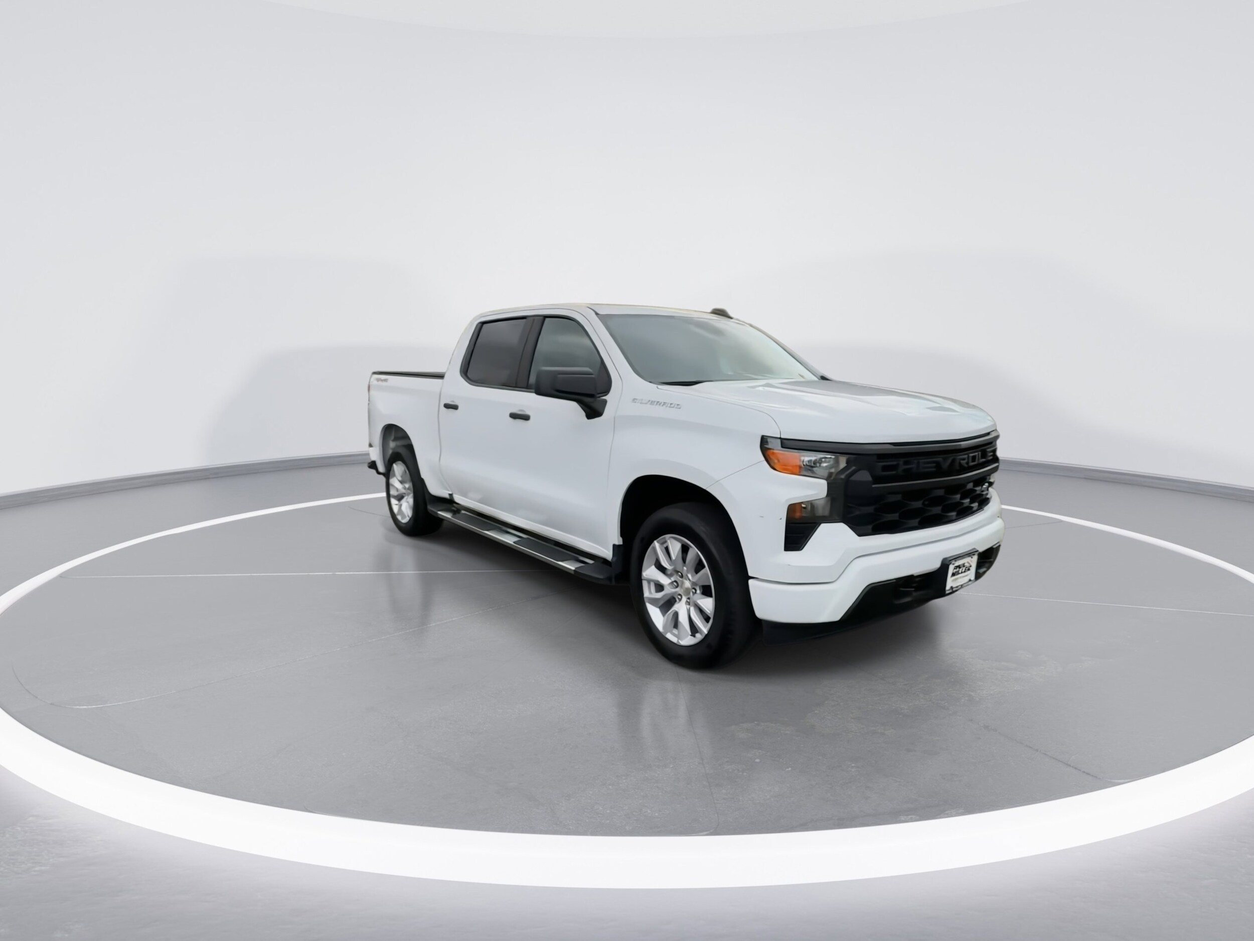 2022 Chevrolet Silverado 1500 Custom photo 2