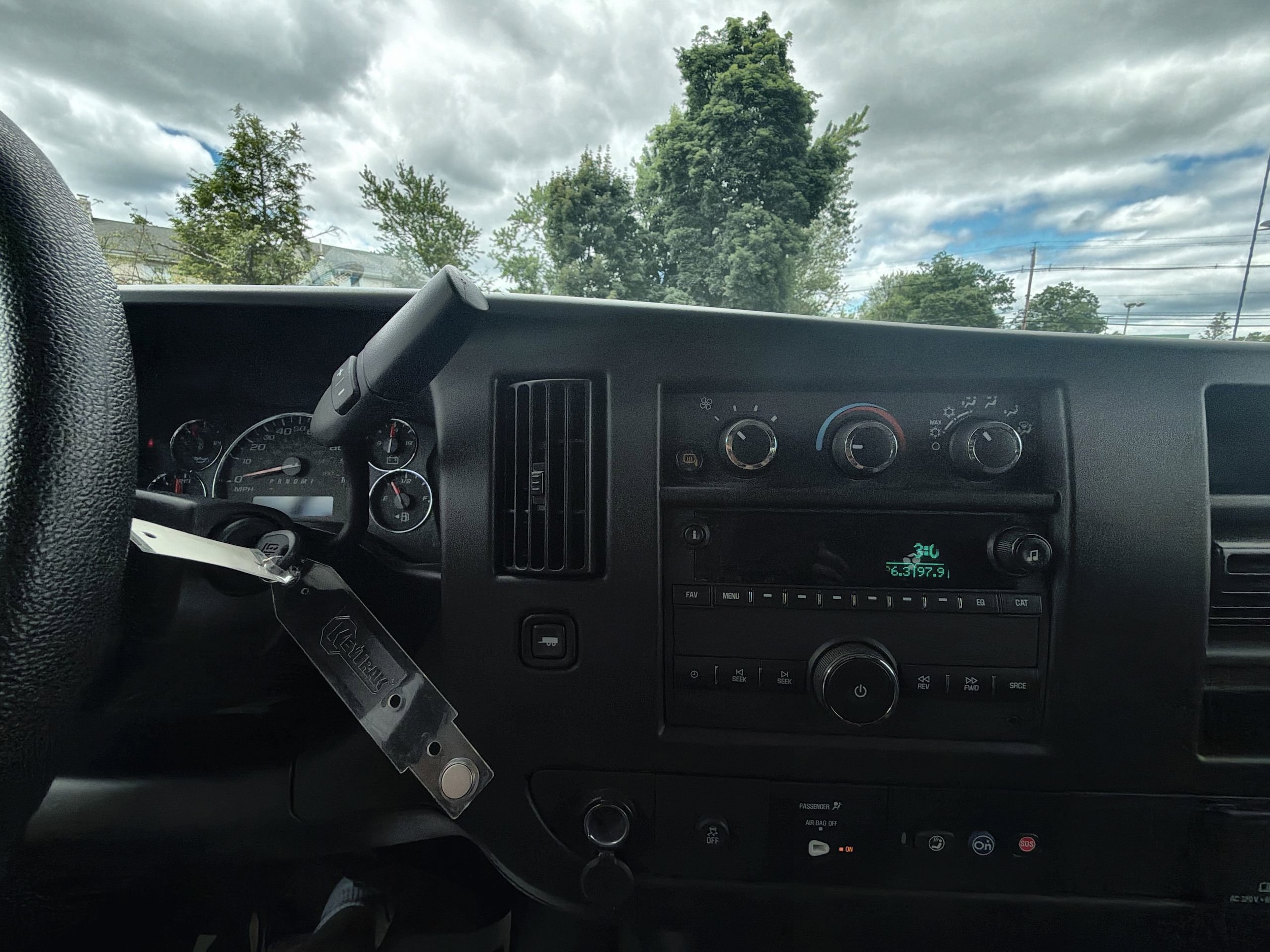 2024 GMC Savana Cargo Work Van - Photo 16