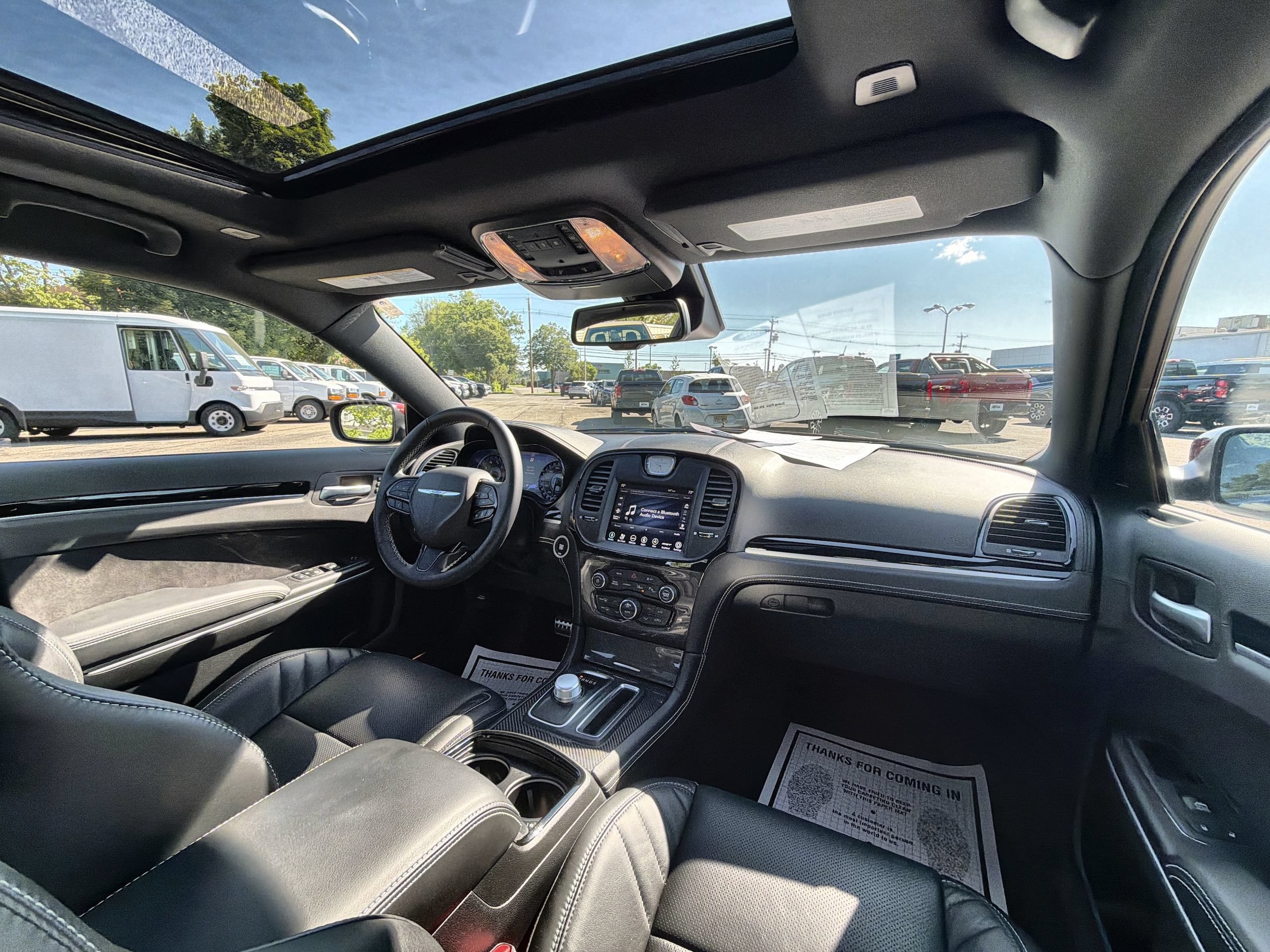 2023 Chrysler 300 C - Photo 30