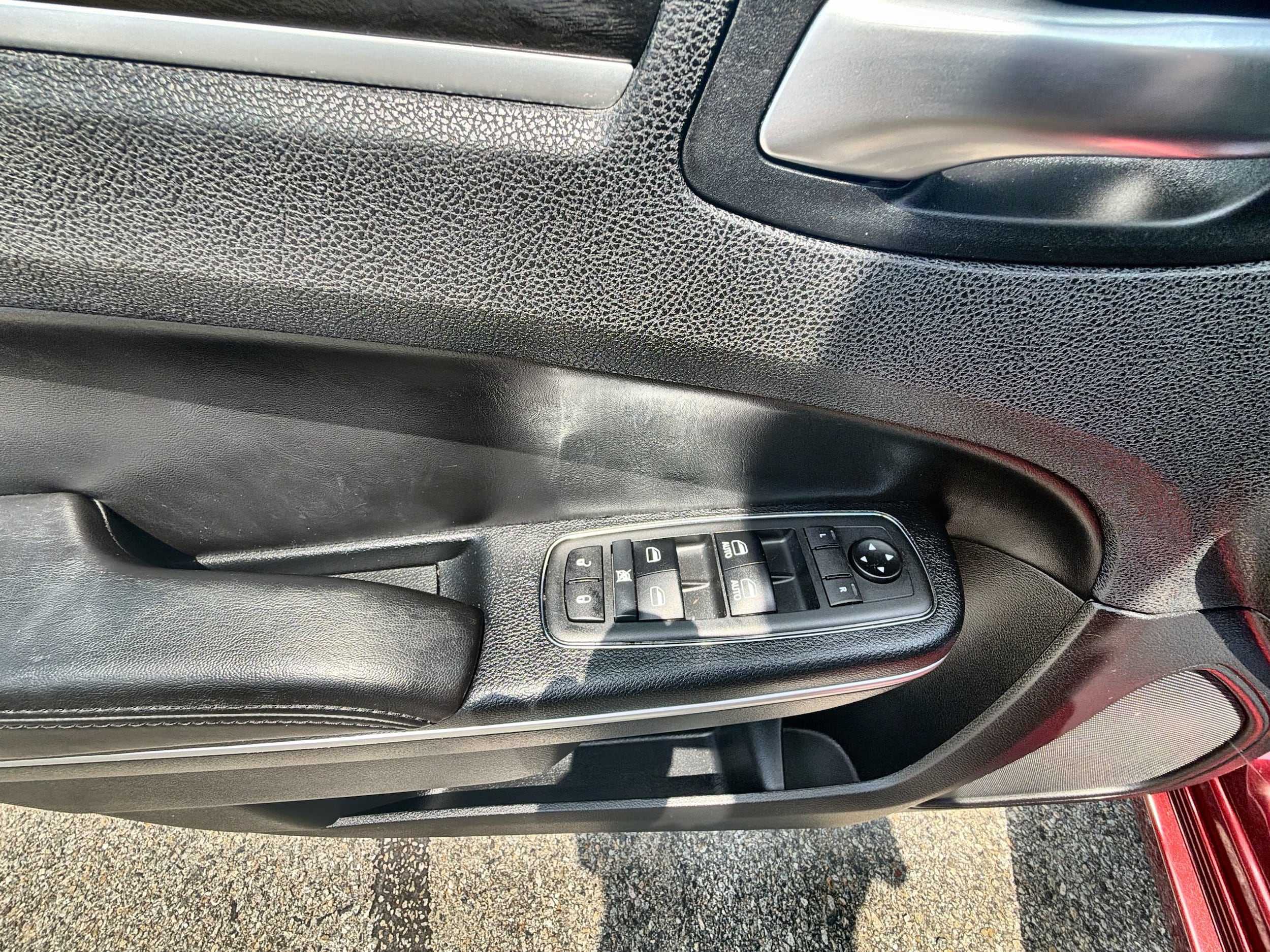 2018 Chrysler 300 Touring - Photo 24