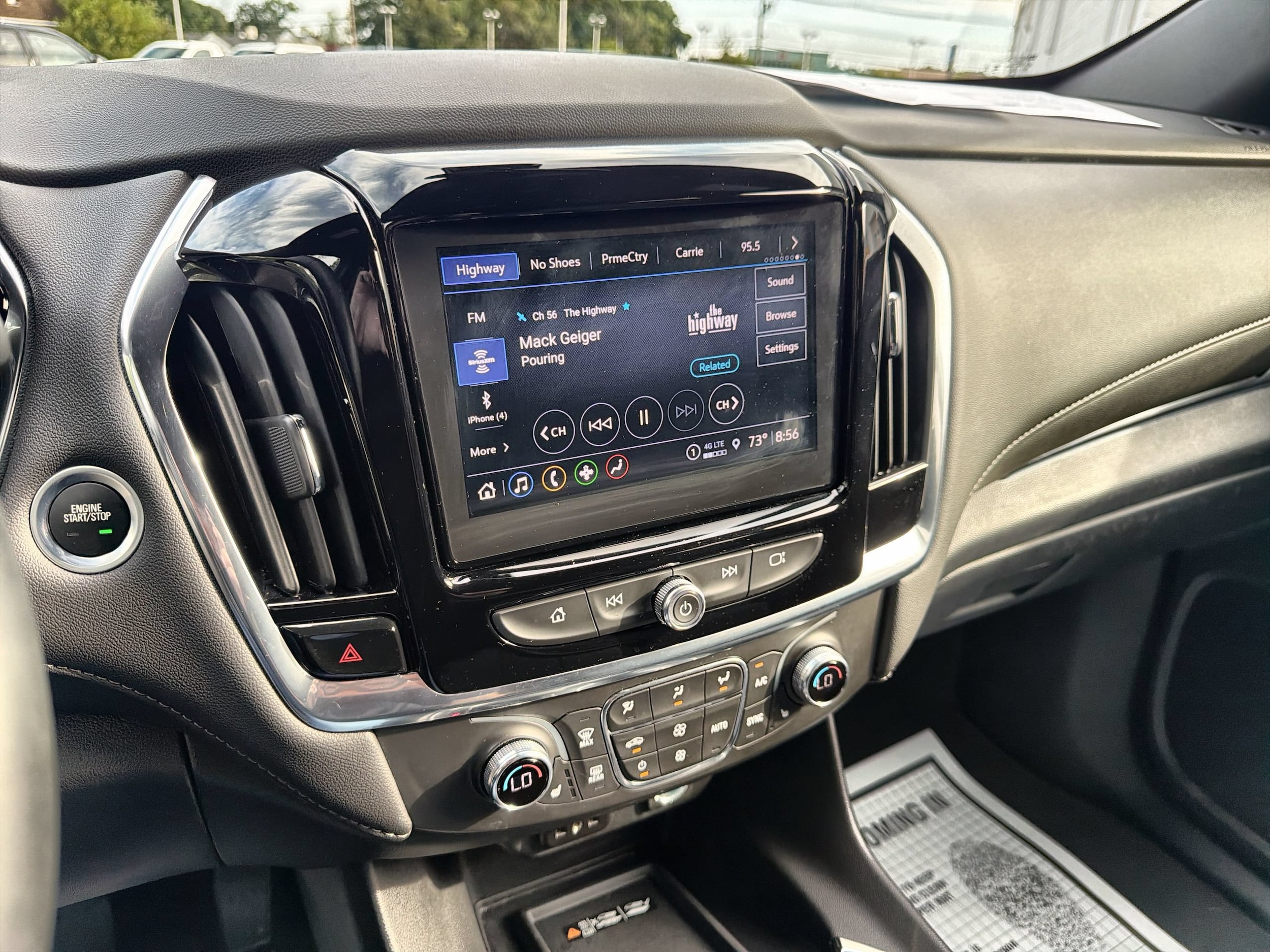 2023 Chevrolet Traverse 1LT - Photo 13