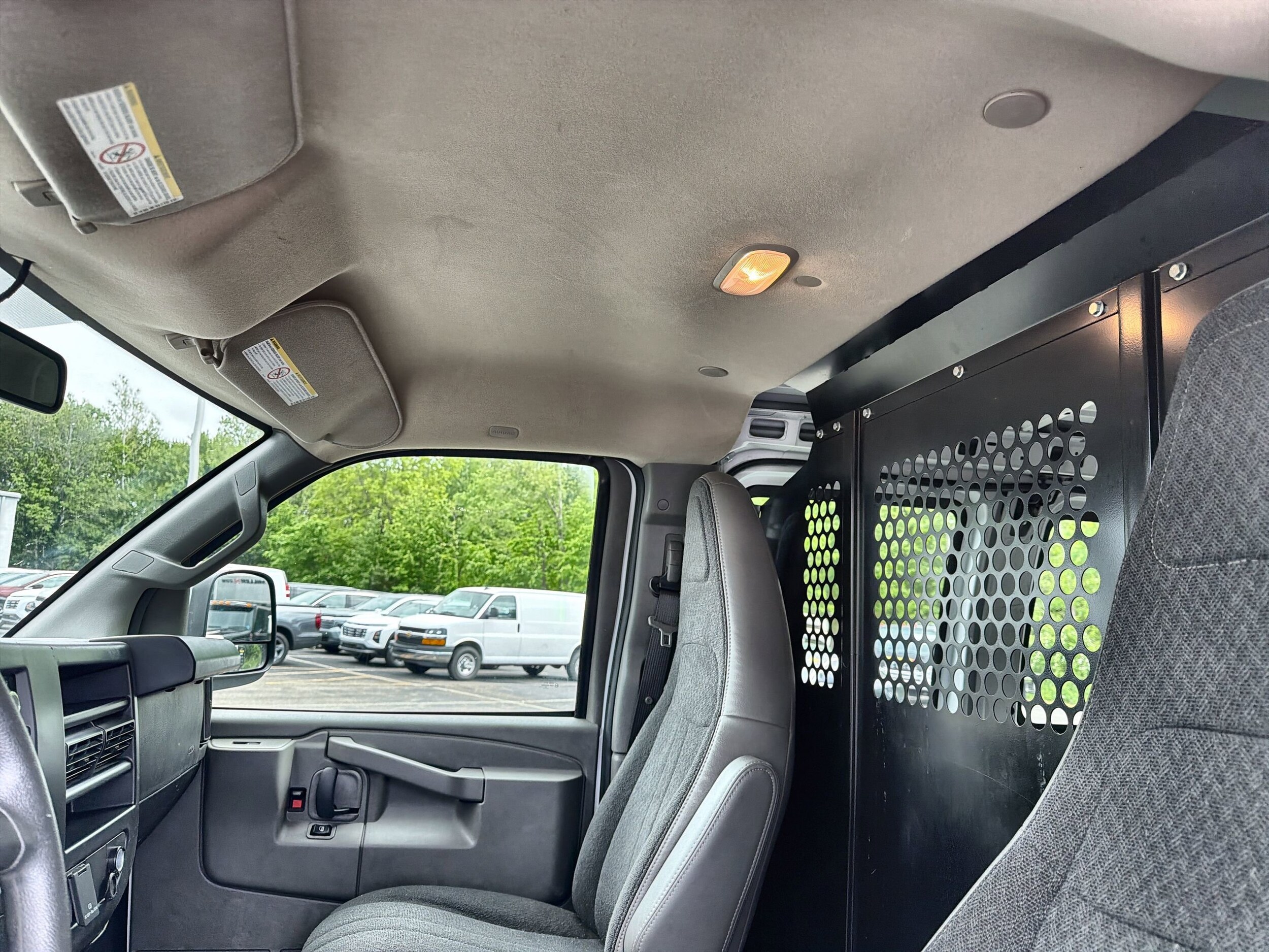 2024 Chevrolet Express Cargo Work Van - Photo 18