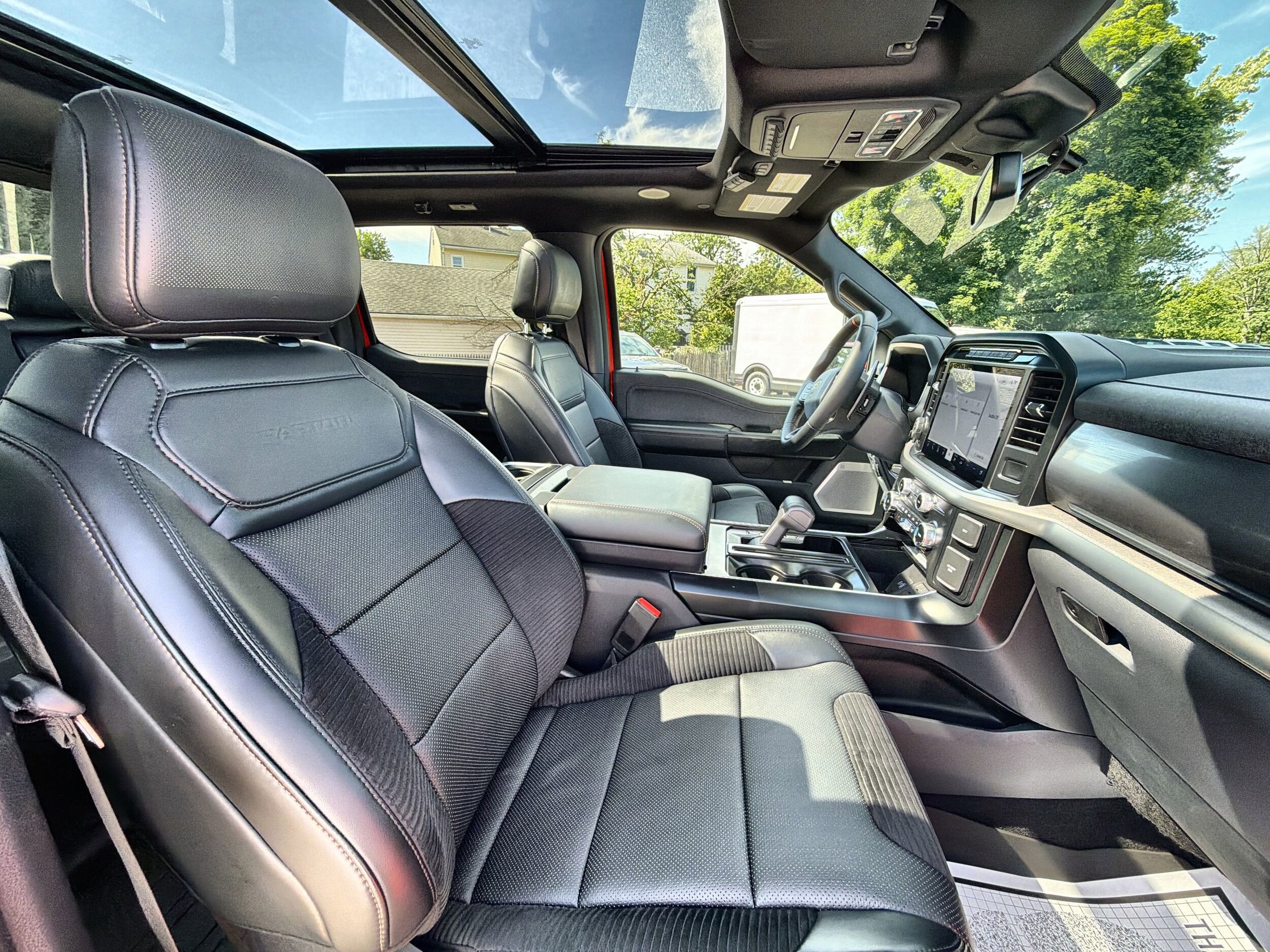 2023 Ford F-150 Raptor - Photo 29