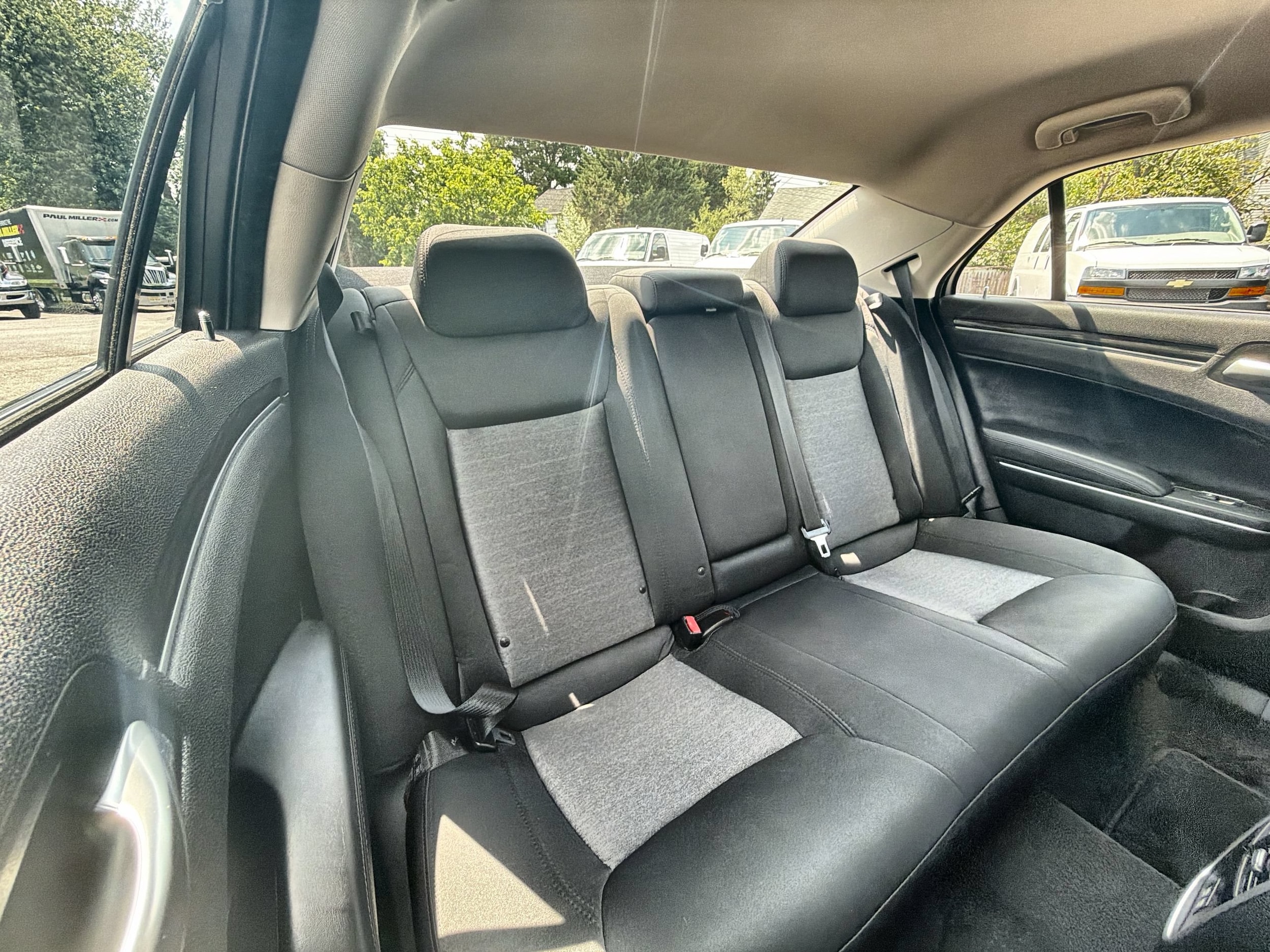2018 Chrysler 300 Touring - Photo 28