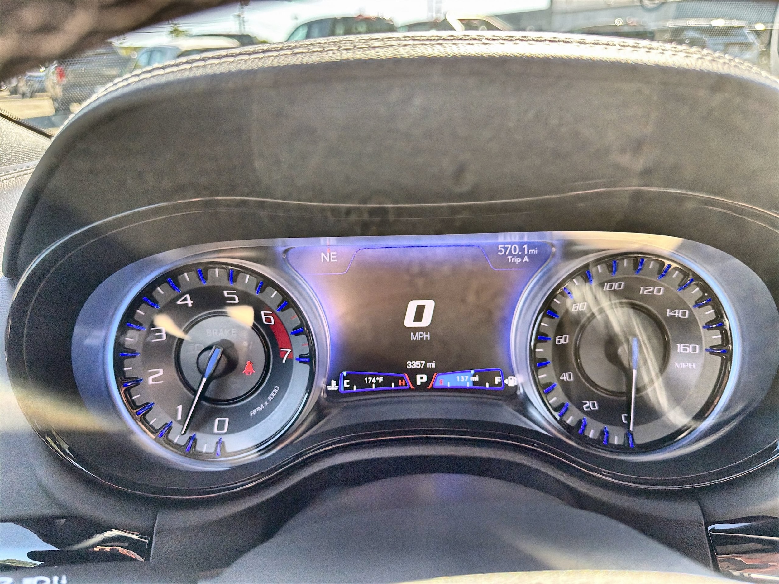2023 Chrysler 300 C - Photo 12