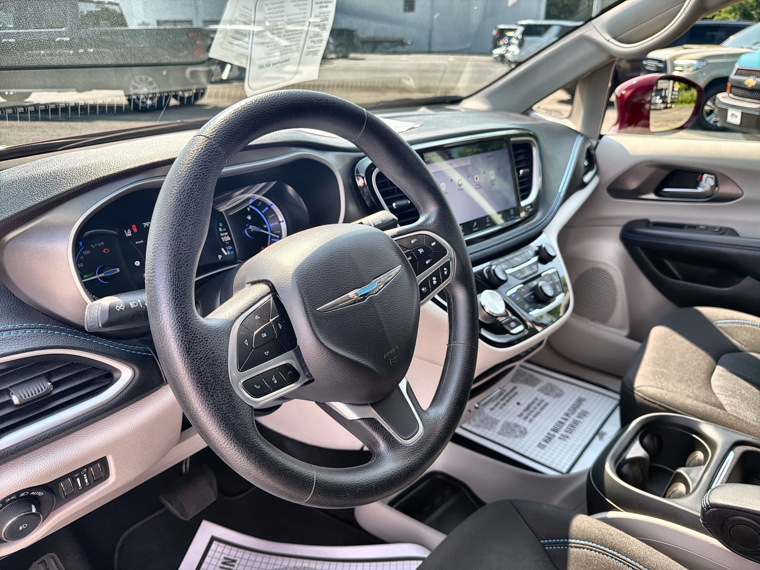 2021 Chrysler Pacifica Hybrid Touring - Photo 11