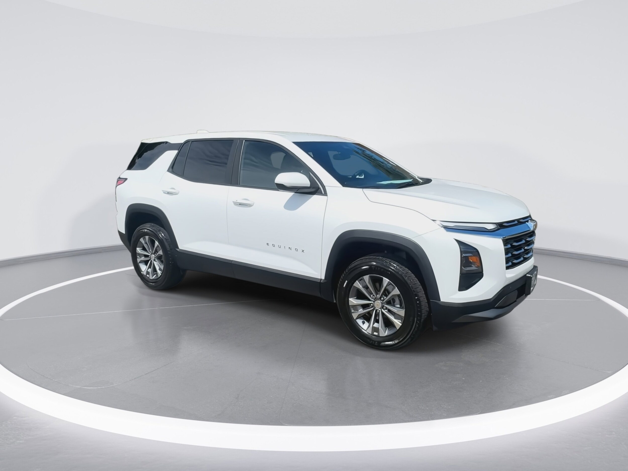 2025 Chevrolet Equinox LT photo 2