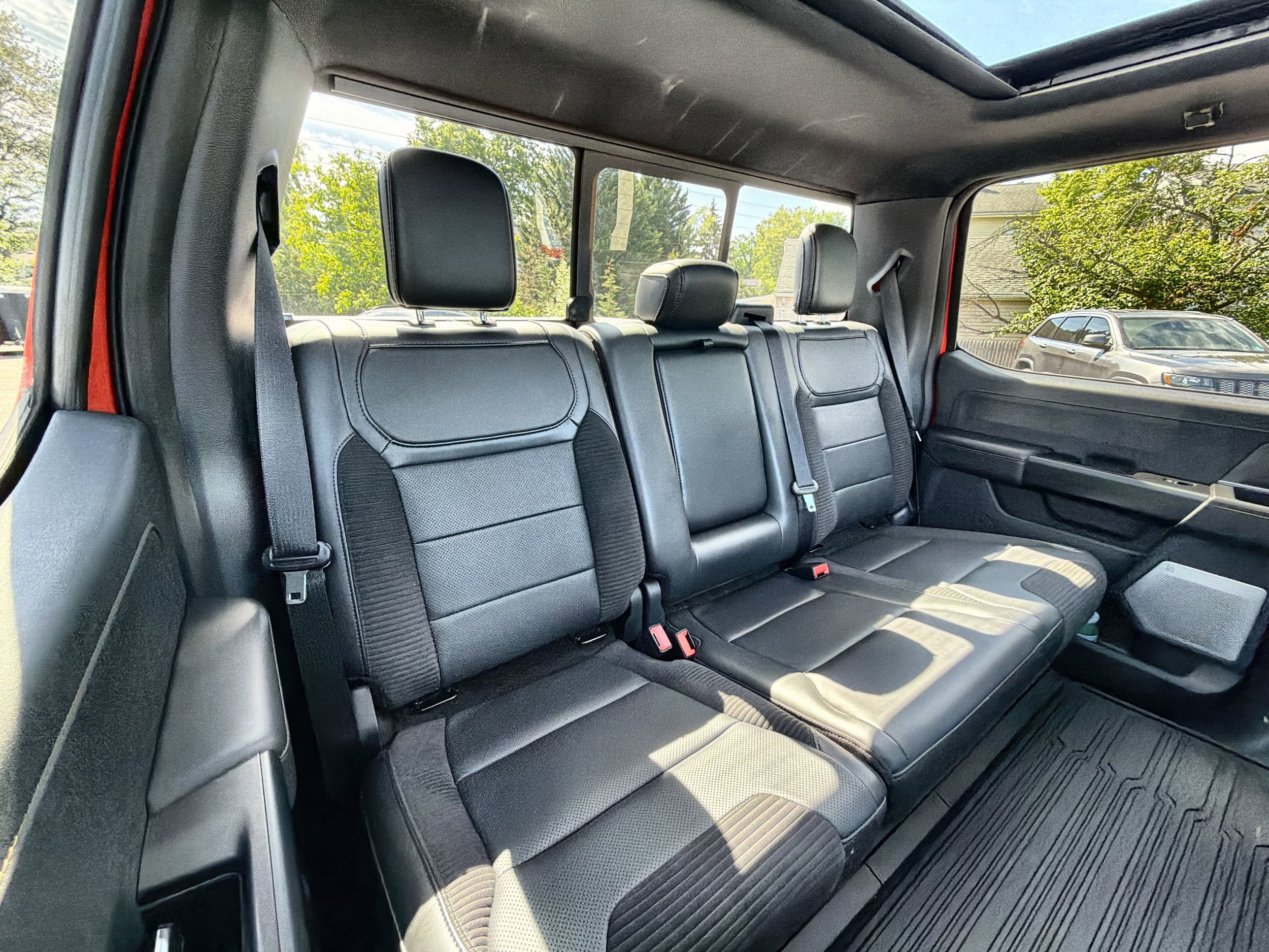 2023 Ford F-150 Raptor - Photo 28
