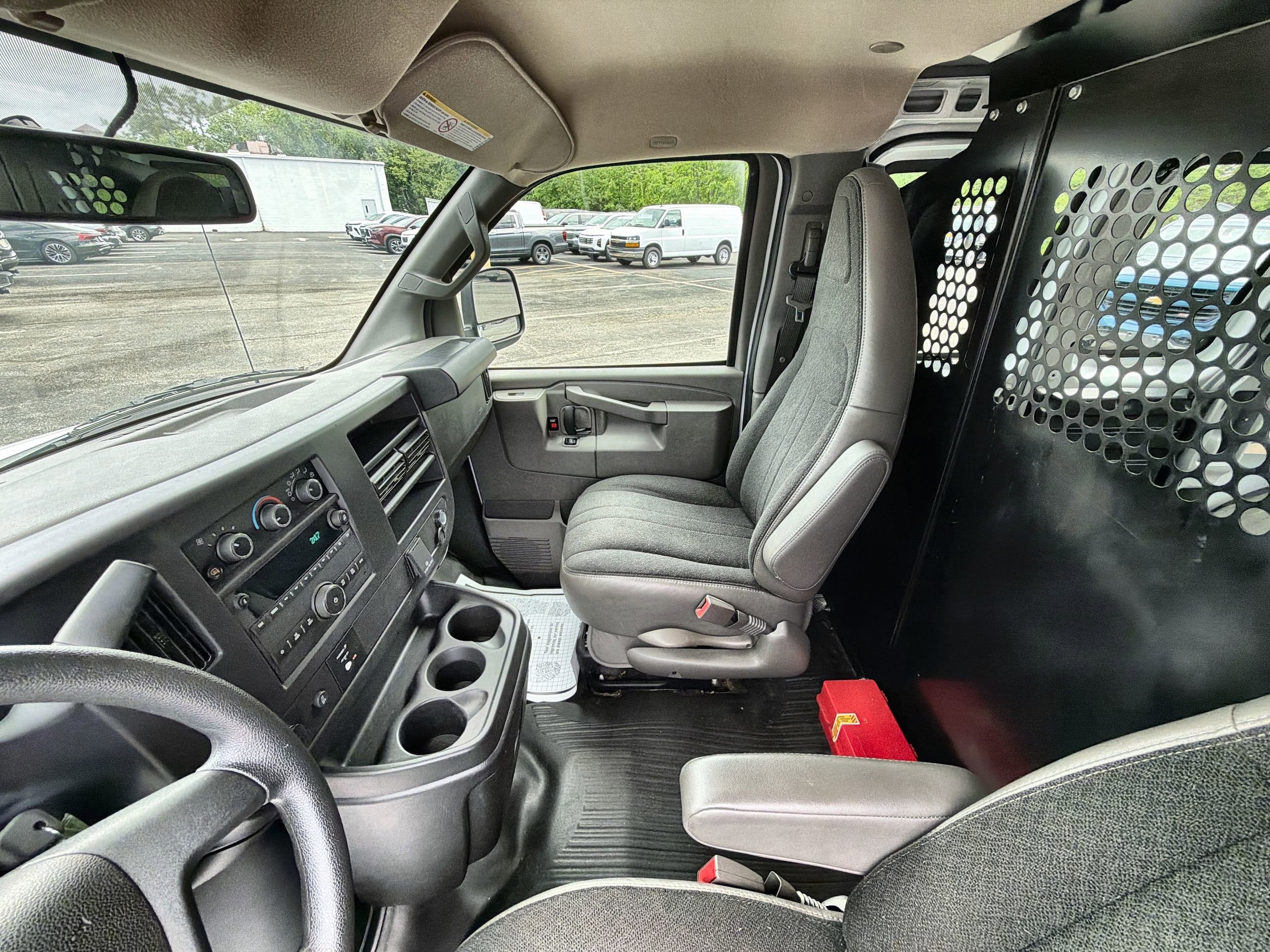 2024 Chevrolet Express Cargo Work Van - Photo 34