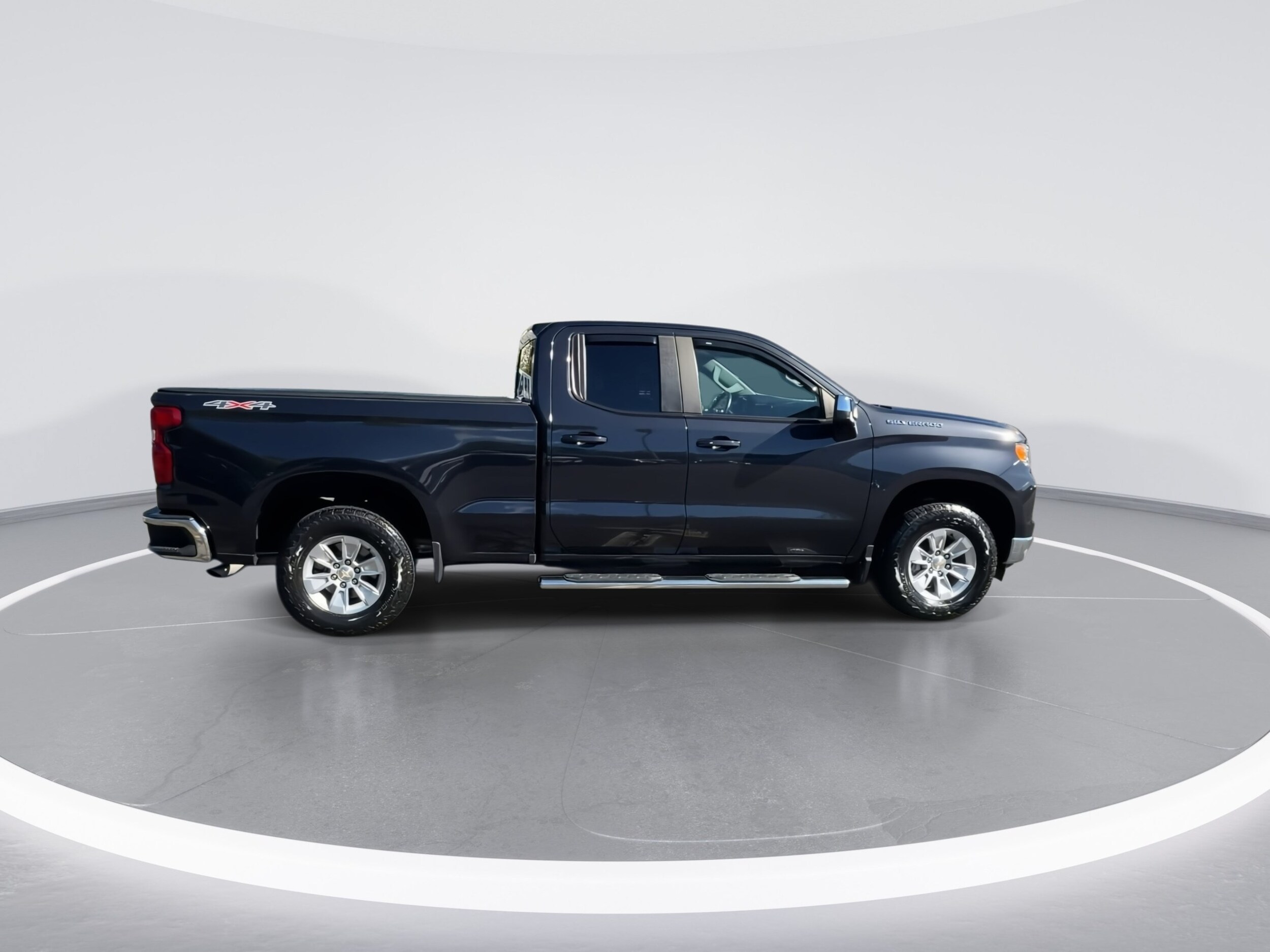 2023 Chevrolet Silverado 1500 LT - Photo 9