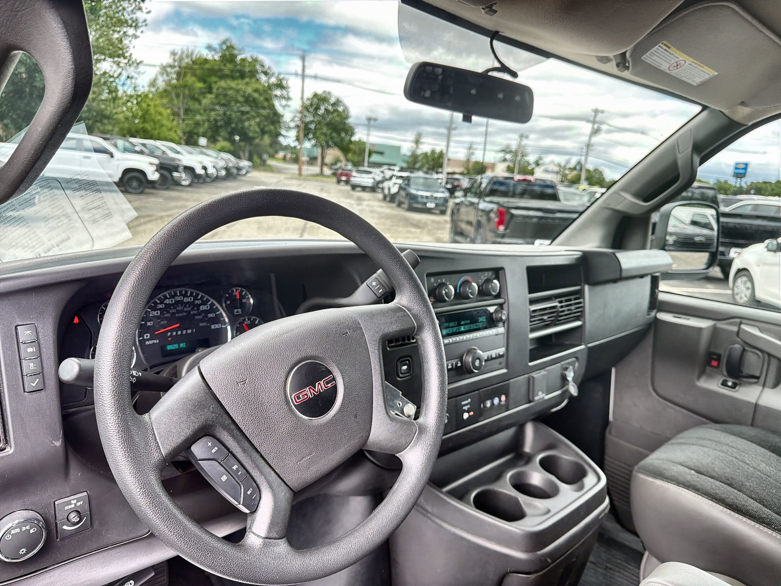 2024 GMC Savana Cargo Work Van - Photo 11