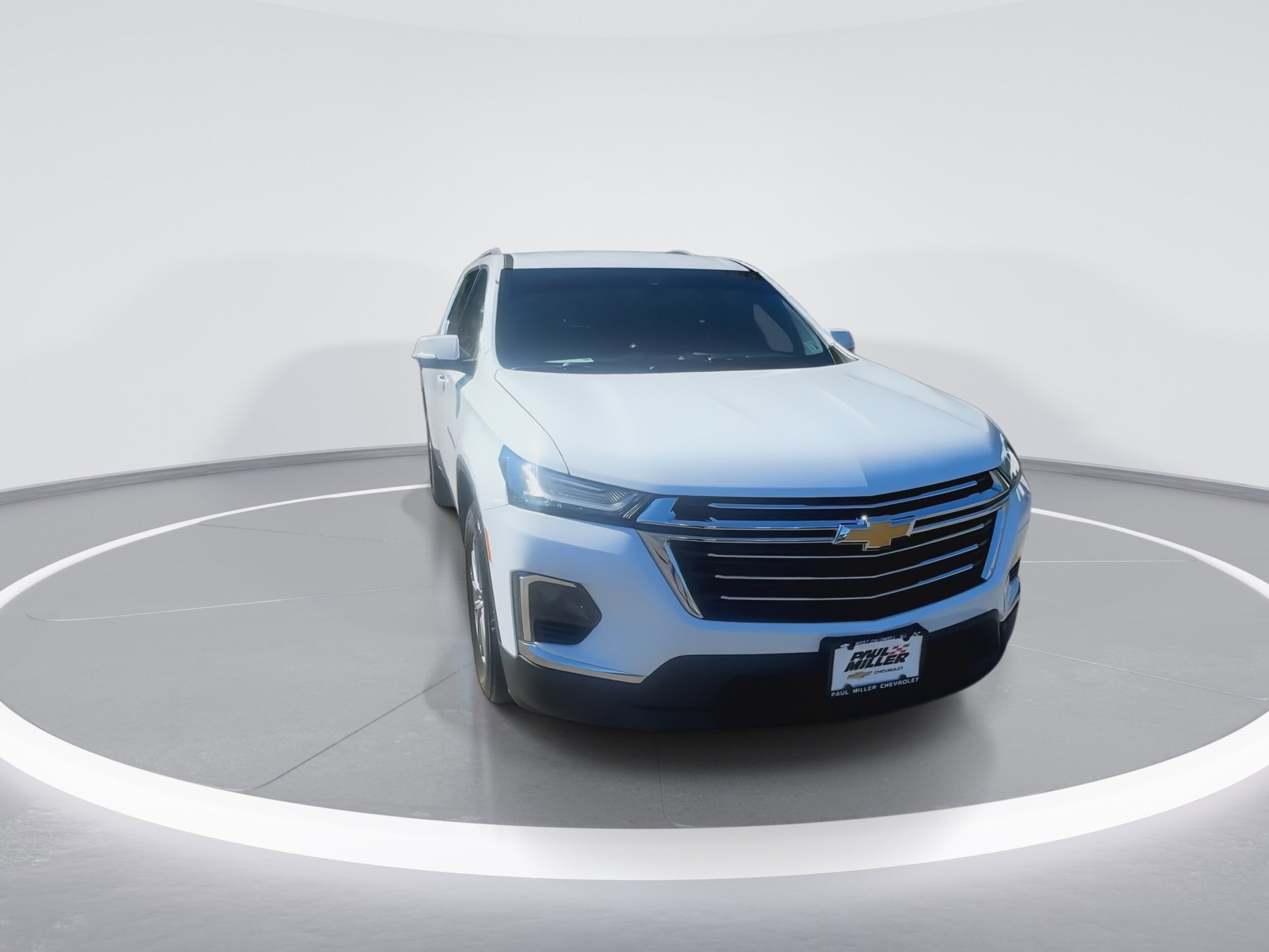 2023 Chevrolet Traverse Leather photo 2