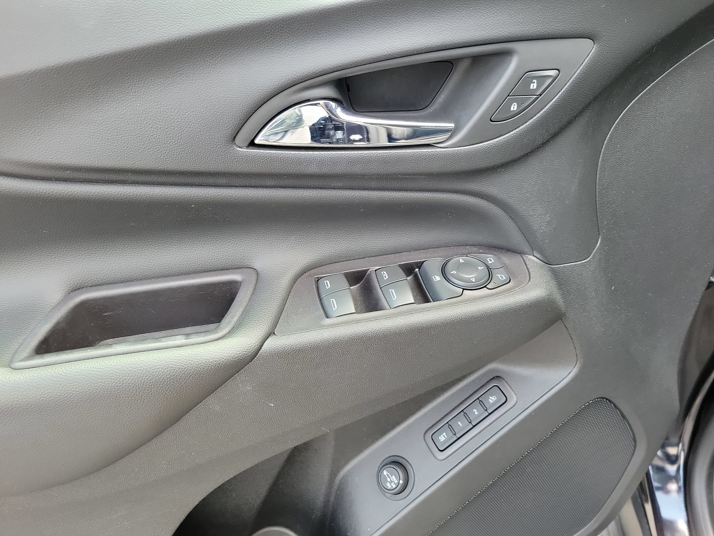 2020 Chevrolet Equinox LT - Photo 22