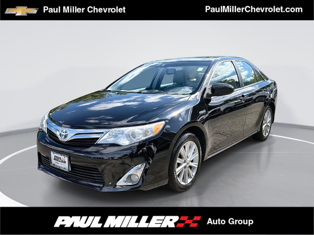Used 2014 Toyota Camry Hybrid LE Sedan
